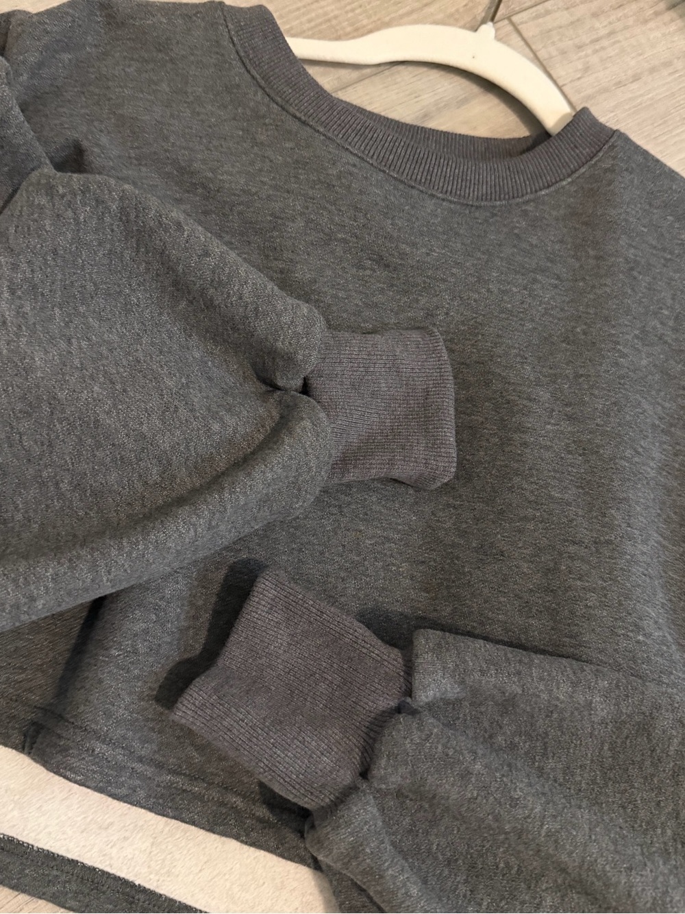 Cara Loren Active Cropped Gray Sweatshirt XS Activewear Gym SOLD OUT - Picture 8 of 12